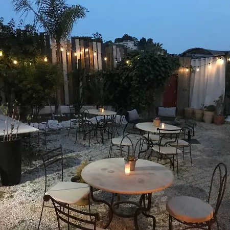 Hotel La Patricia - Charme Et Tradition 2*